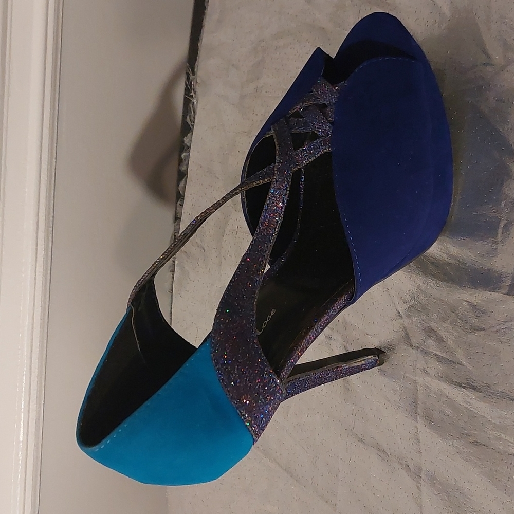 Stilletos - Picture 7 of 7
